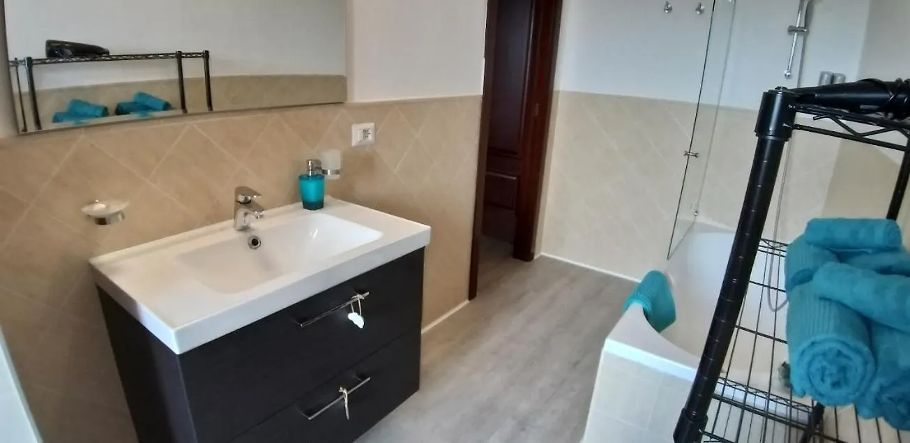 Casa Rosy - Stanza Privata Con Bagno Esclusivo E Parcheggio Gratuito Apartment Porto Torres 0*,