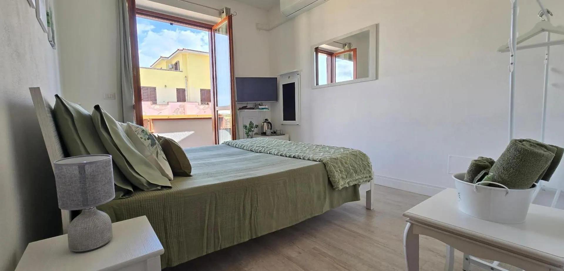 Homestay Casa Rosy - Stanza Privata Con Bagno Esclusivo E Parcheggio Gratuito Apartment Porto Torres Italy